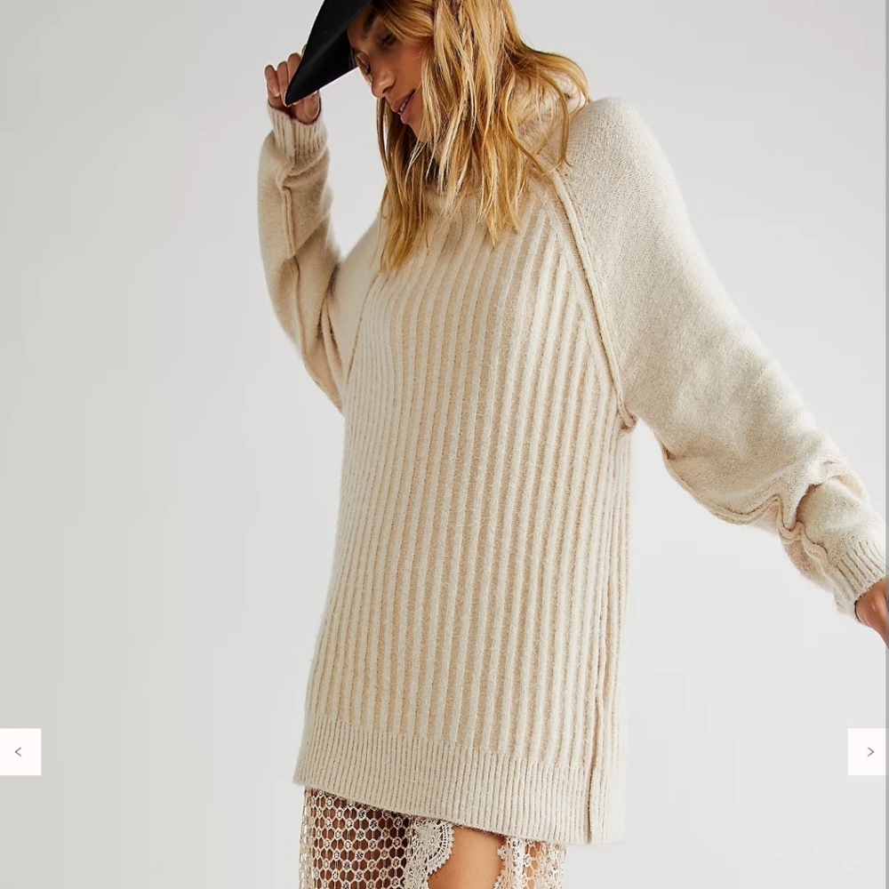 Free People Big City turtle neck sweater size small cream